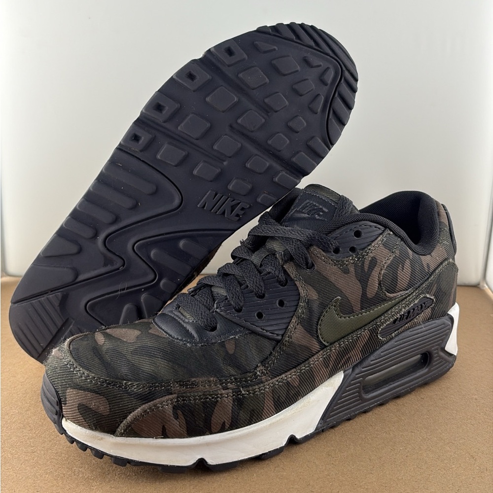 Nike Airmax 90 wmns  CSE camo size 8 AQ9721 002